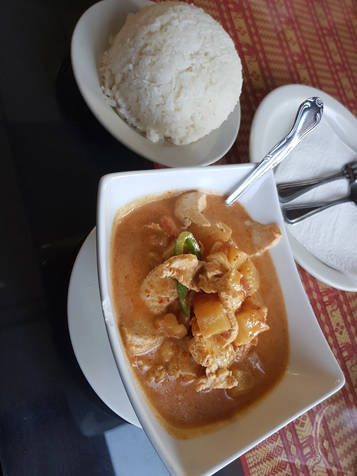 Thai curry with vegetables and rice