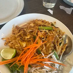 Pad Thai with fresh lime and crushed peanuts